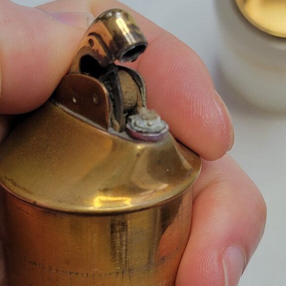 Vintage Evans Table Lighter Milk Glass  Brass Gold Details - Picture 11 of 11